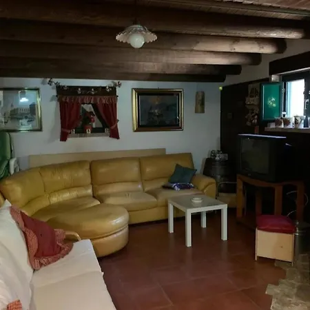 In Campagna Immersa Nel Villa *