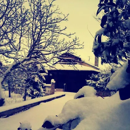 In Campagna Immersa Nel Villa