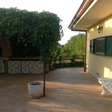 In Campagna Immersa Nel Villa